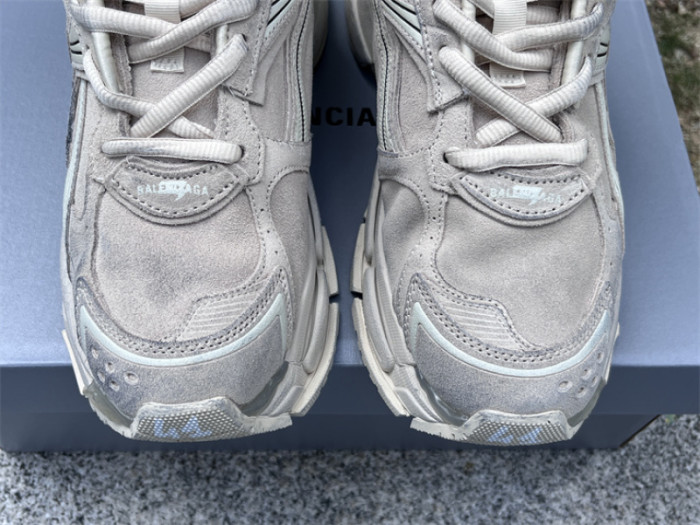 B 17FW Tripe-S High End Sneaker-668