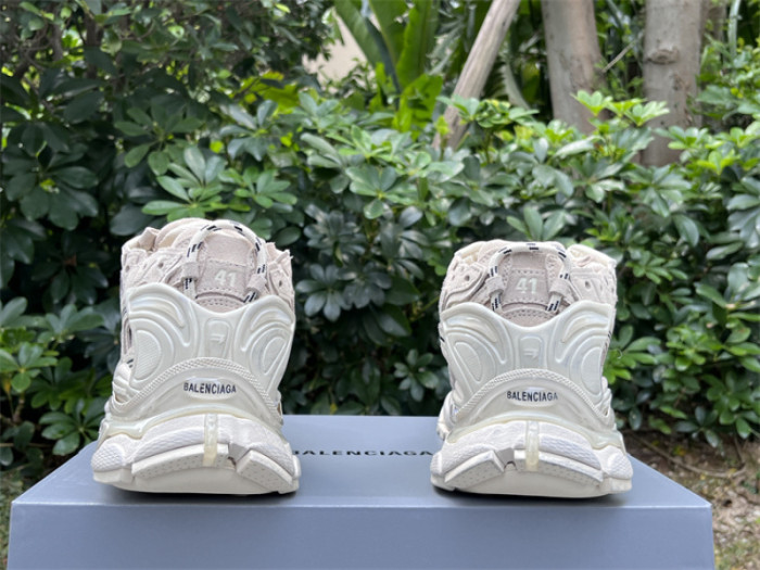 B 17FW Tripe-S High End Sneaker-668