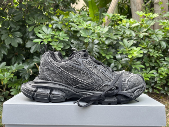 B 17FW Tripe-S High End Sneaker-669