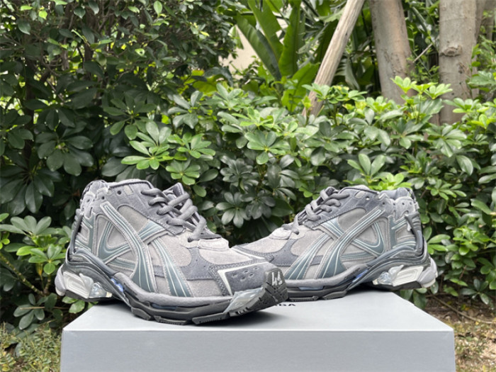 B 17FW Tripe-S High End Sneaker-667