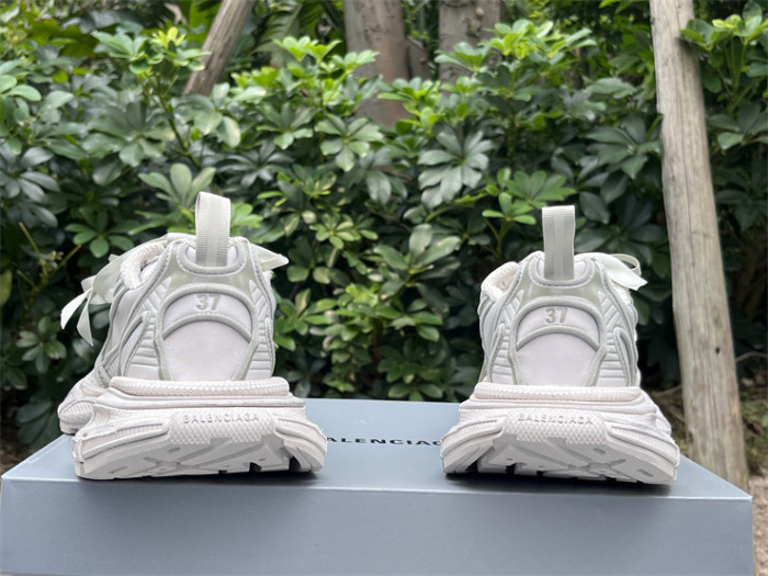 B 17FW Tripe-S High End Sneaker-670