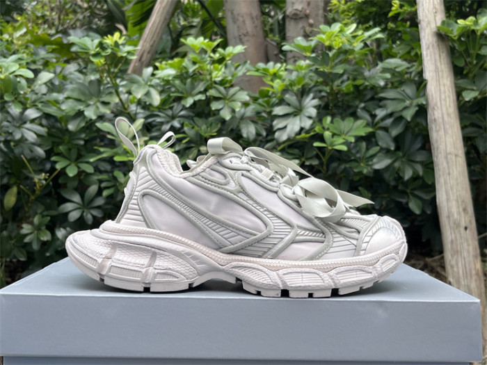 B 17FW Tripe-S High End Sneaker-670