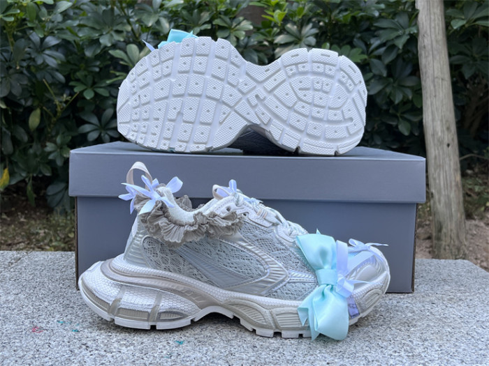 B 17FW Tripe-S High End Sneaker-671