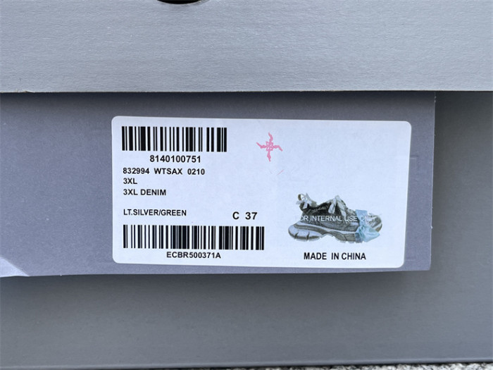 B 17FW Tripe-S High End Sneaker-671