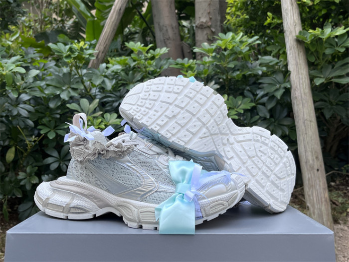 B 17FW Tripe-S High End Sneaker-671