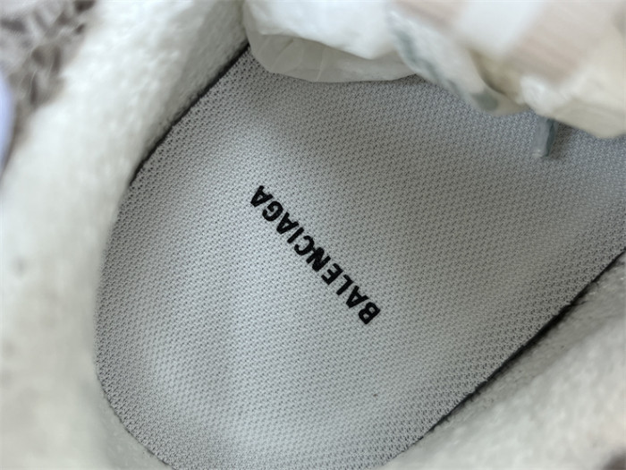 B 17FW Tripe-S High End Sneaker-671