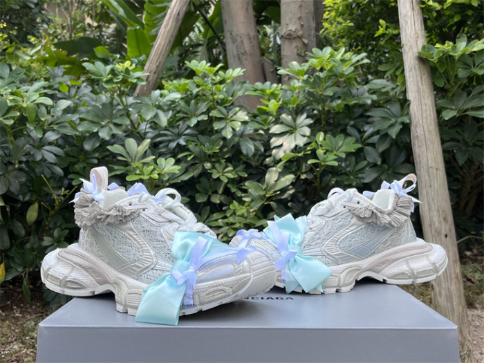 B 17FW Tripe-S High End Sneaker-671