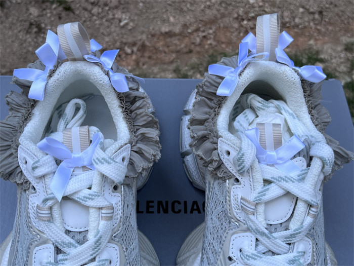 B 17FW Tripe-S High End Sneaker-671