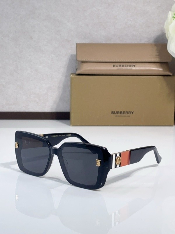 Burberry Sunglasses AAAA-3339