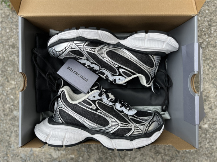 B 17FW Tripe-S High End Sneaker-673