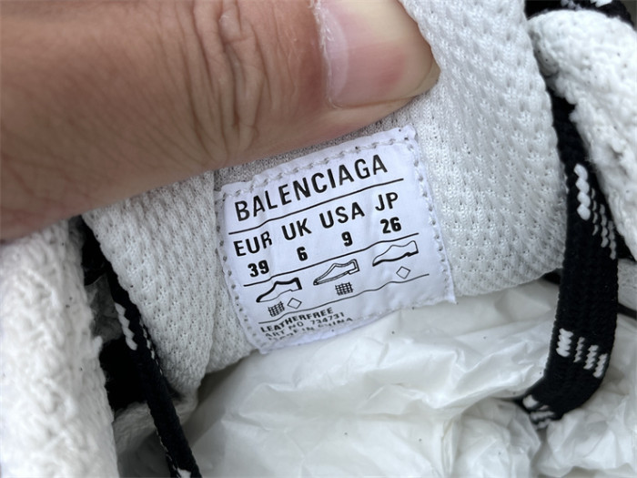 B 17FW Tripe-S High End Sneaker-673