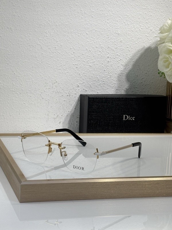 Dior Sunglasses AAAA-4034