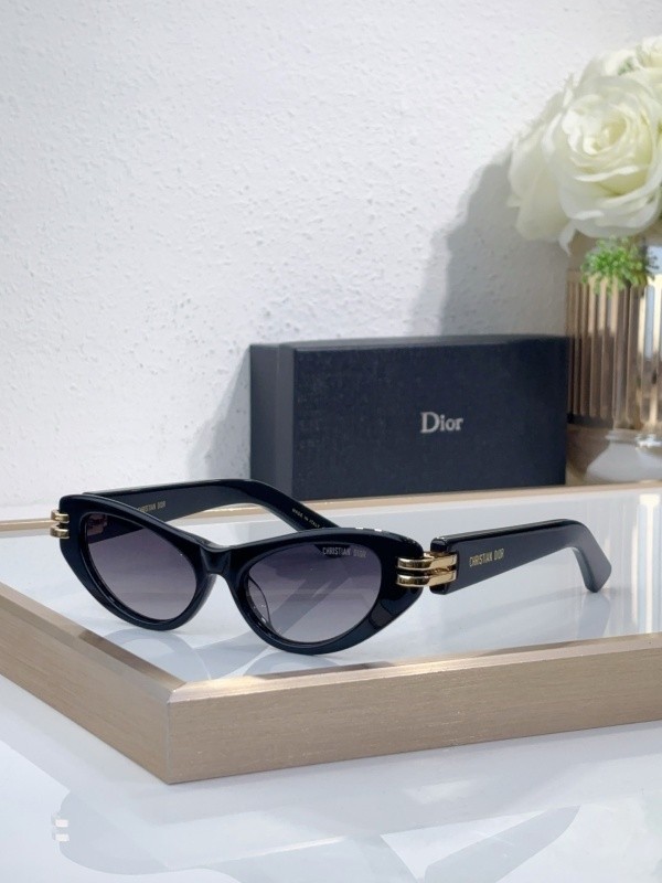 Dior Sunglasses AAAA-4015