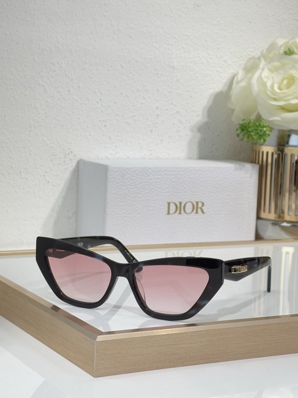Dior Sunglasses AAAA-4028