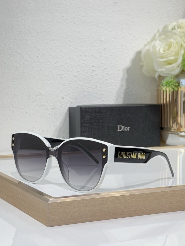 Dior Sunglasses AAAA-4194