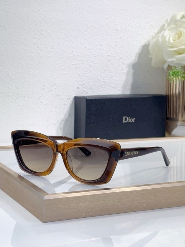 Dior Sunglasses AAAA-4071
