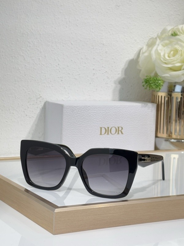 Dior Sunglasses AAAA-4095