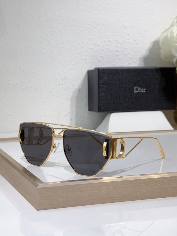 Dior Sunglasses AAAA-4239