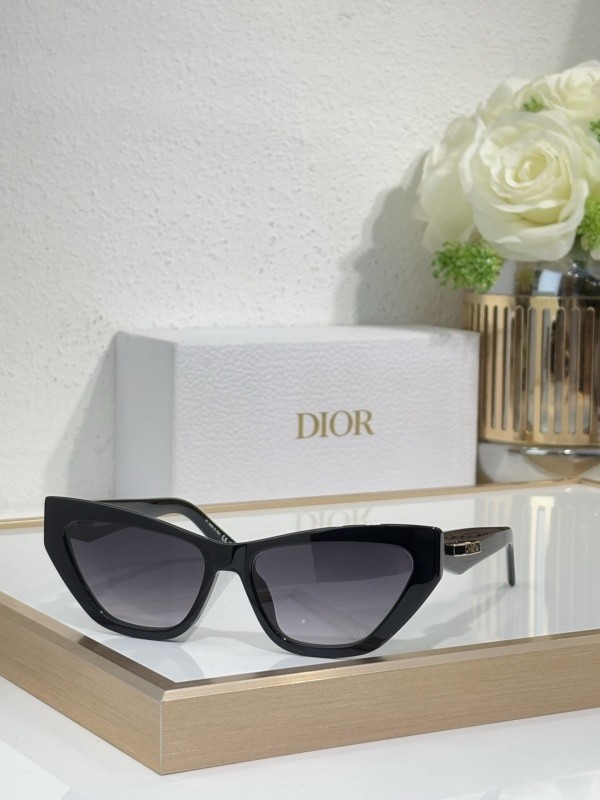 Dior Sunglasses AAAA-4026