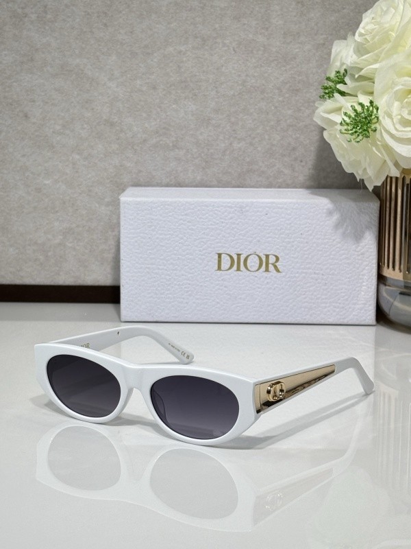 Dior Sunglasses AAAA-4052