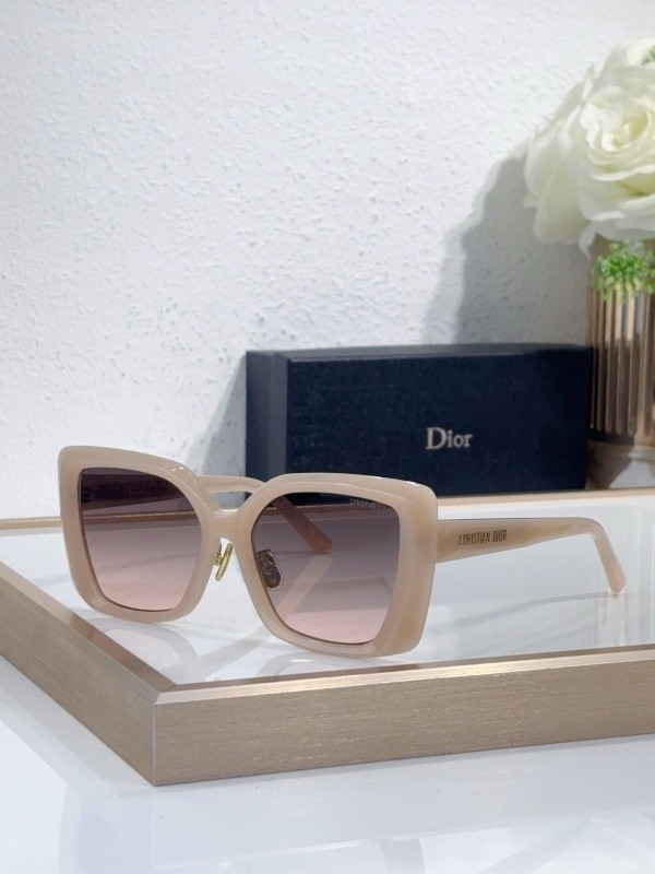 Dior Sunglasses AAAA-4078
