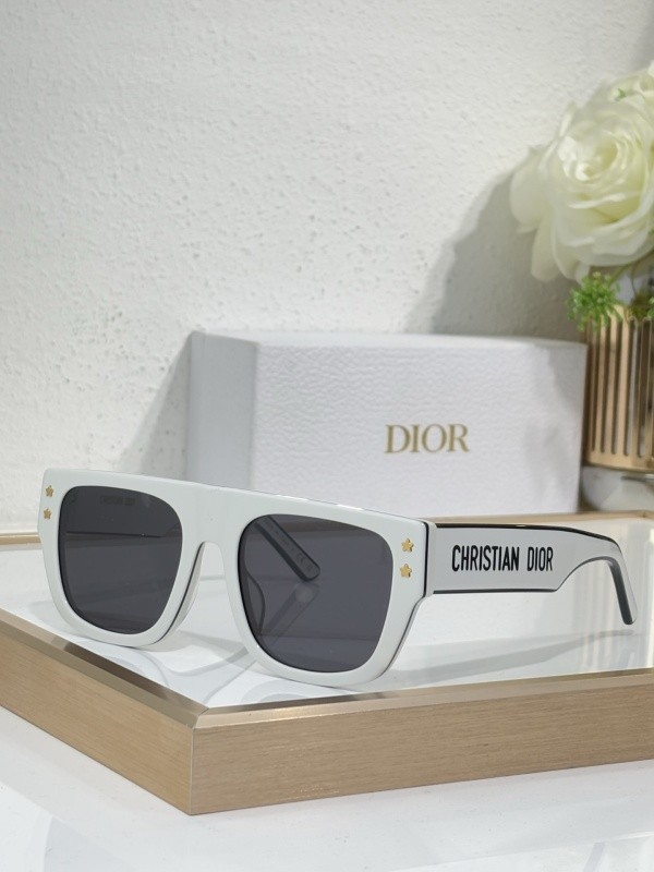 Dior Sunglasses AAAA-4115