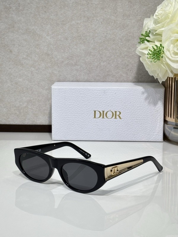 Dior Sunglasses AAAA-4047