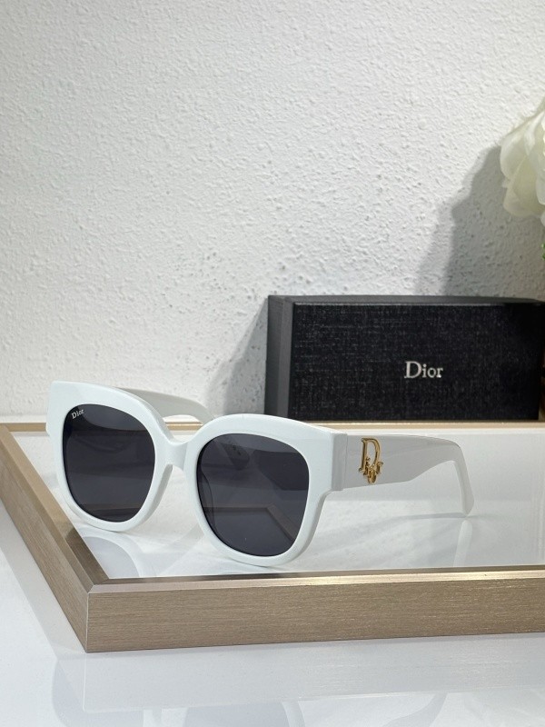 Dior Sunglasses AAAA-4216