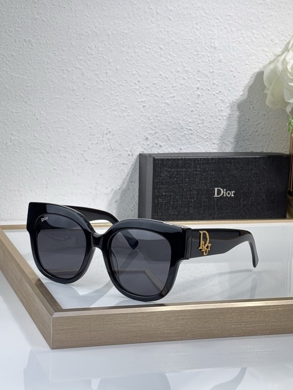 Dior Sunglasses AAAA-4212