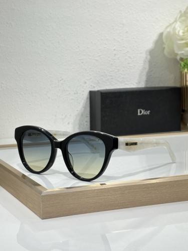Dior Sunglasses AAAA-4129