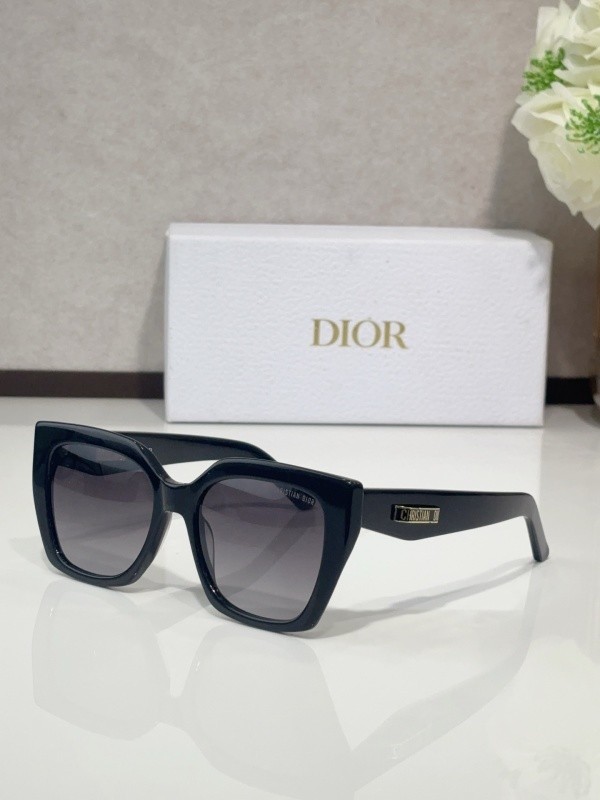 Dior Sunglasses AAAA-4091