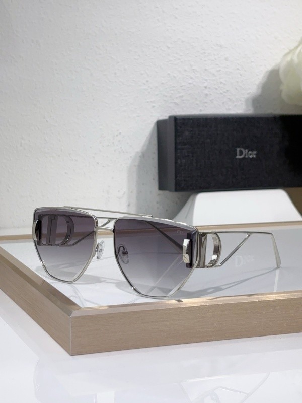 Dior Sunglasses AAAA-4242