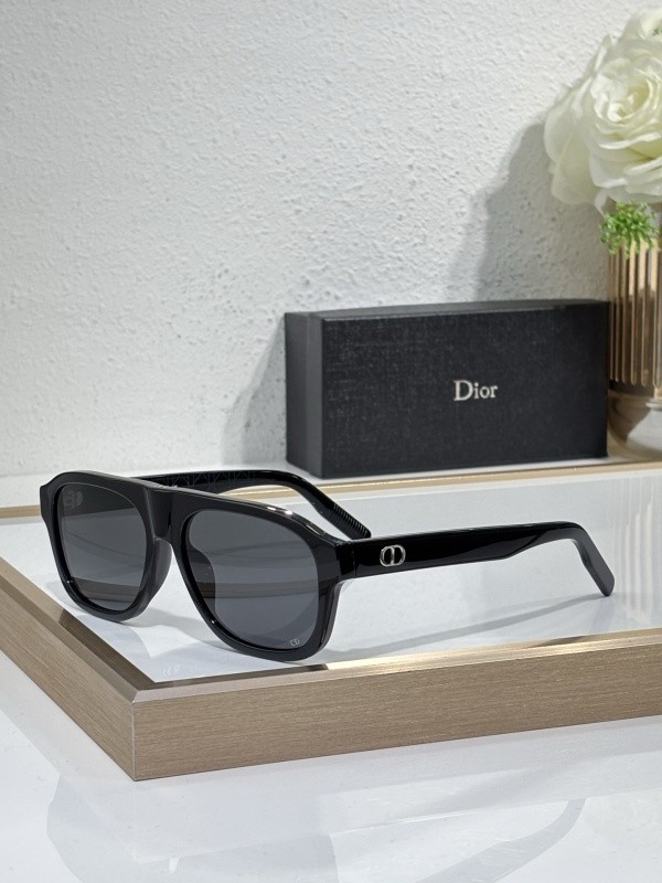 Dior Sunglasses AAAA-3908