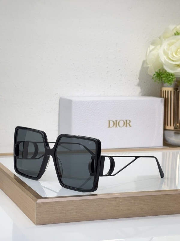 Dior Sunglasses AAAA-4262