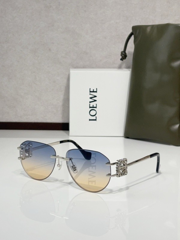 Loewe Sunglasses AAAA-982