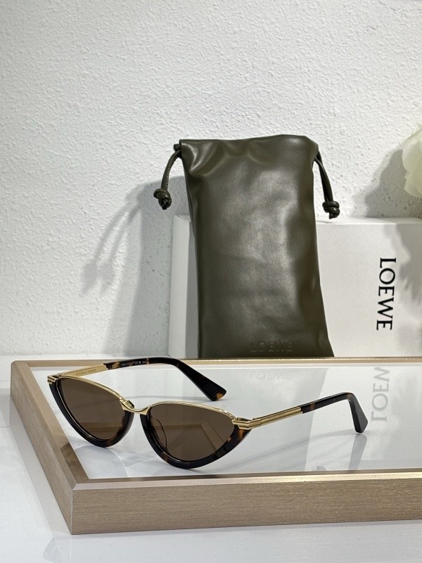 Loewe Sunglasses AAAA-972