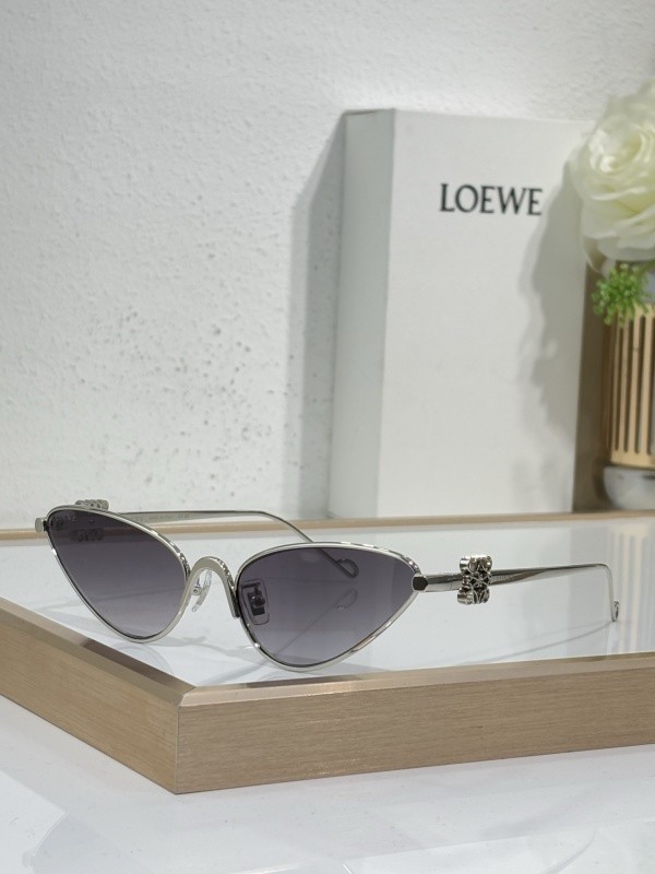 Loewe Sunglasses AAAA-992