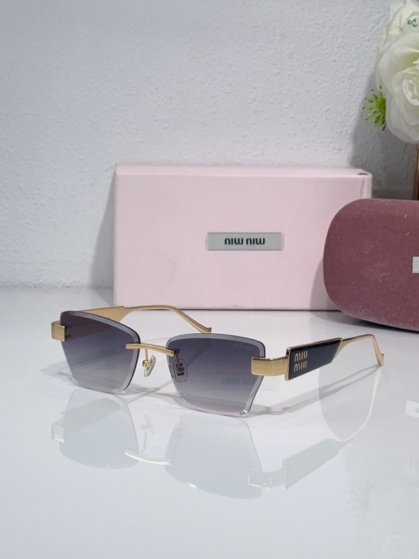 Miu Miu Sunglasses AAAA-2337