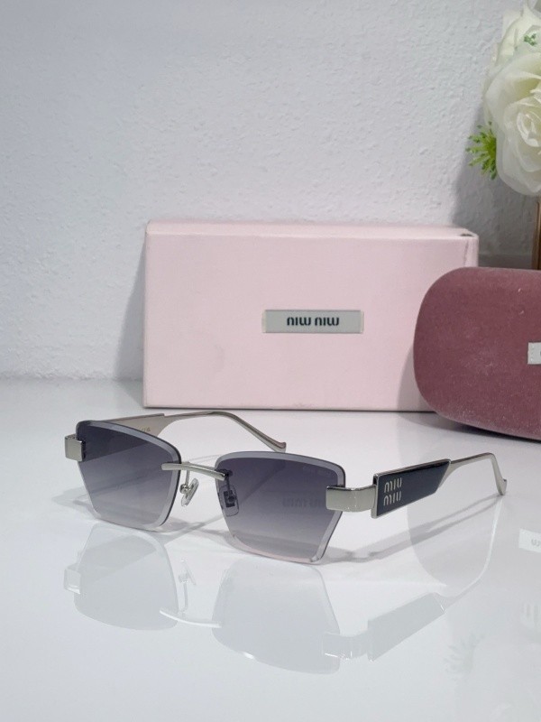 Miu Miu Sunglasses AAAA-2333