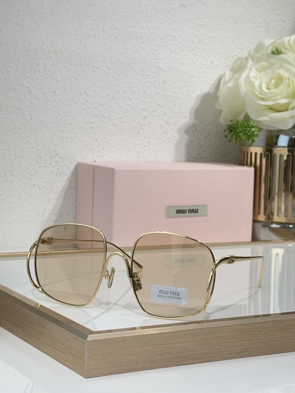 Miu Miu Sunglasses AAAA-2273