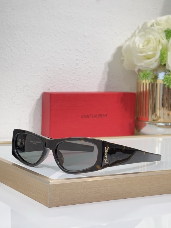 YL  Sunglasses AAAA-1525