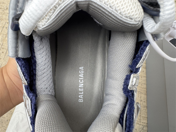 B 17FW Tripe-S High End Sneaker-674