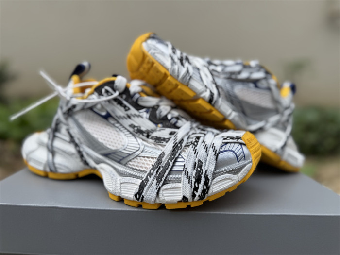 B 17FW Tripe-S High End Sneaker-675