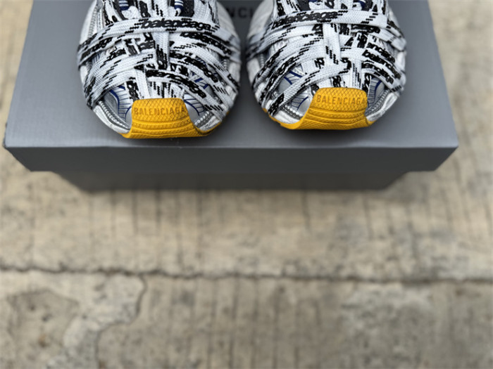 B 17FW Tripe-S High End Sneaker-675