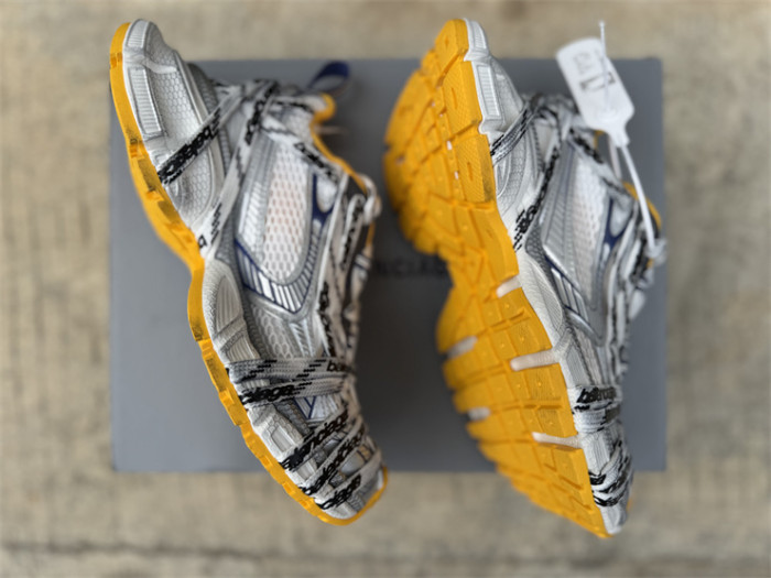 B 17FW Tripe-S High End Sneaker-675