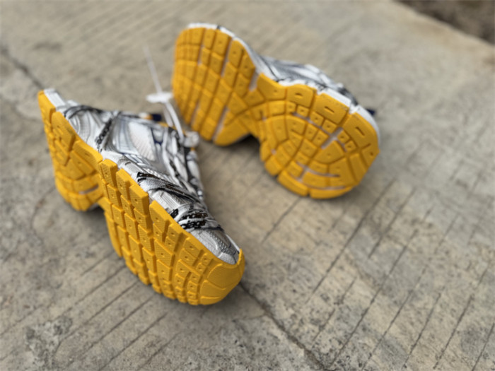 B 17FW Tripe-S High End Sneaker-675