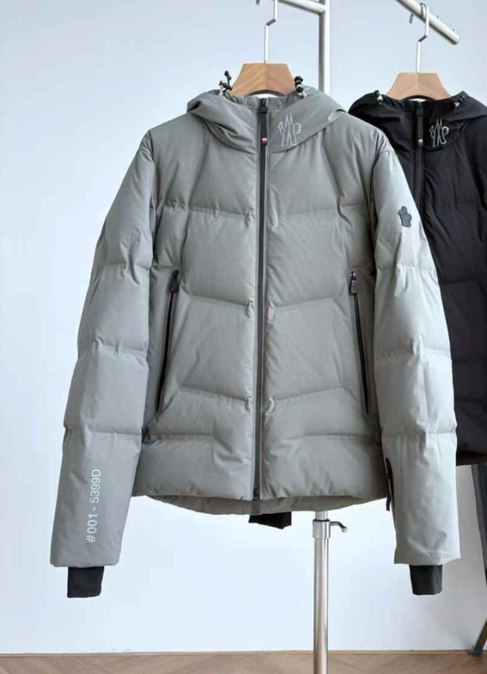 Moncler Jacket High End Quality-032