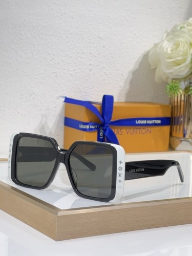 LV Sunglasses AAAA-7008