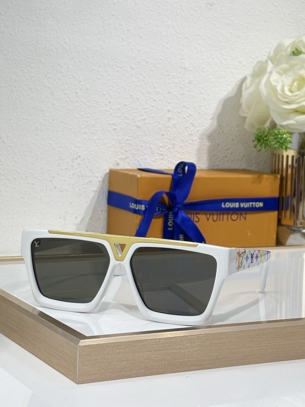 LV Sunglasses AAAA-6938