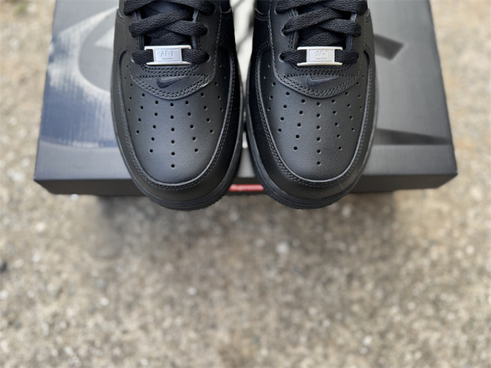 Authentic Supreme x Nike Air Force 1 Low Black